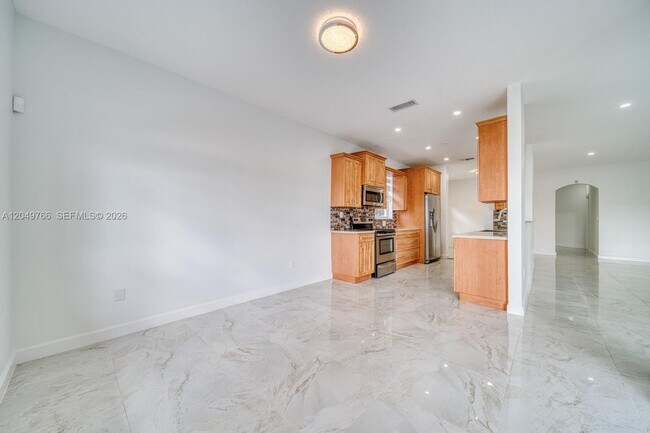 Building Photo - 15958 SW 71st Terrace