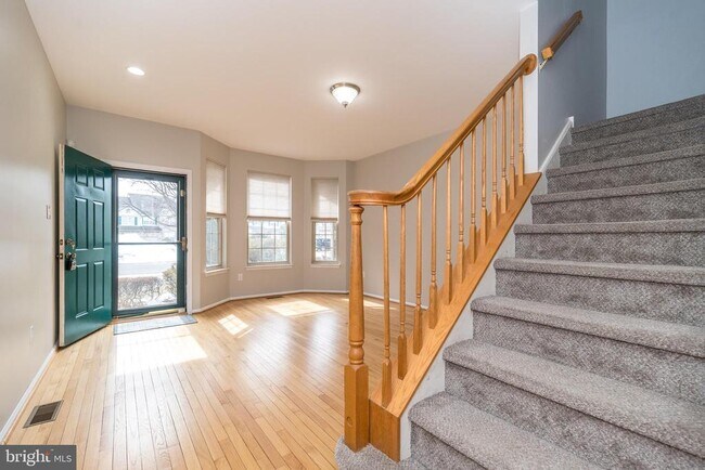 Foto del edificio - 5128 Barness Ct