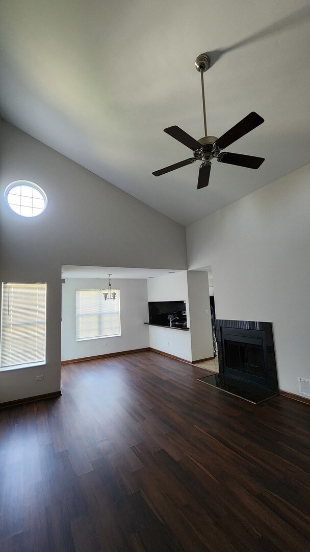 Building Photo - 130 Crestwood Ct