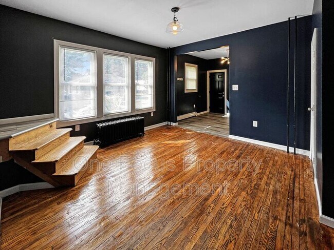 Building Photo - 810 Park Ave