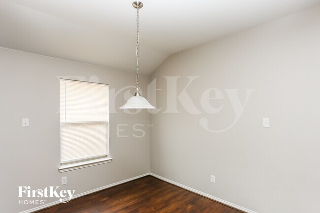 Foto del edificio - 1206 Jewel Ln