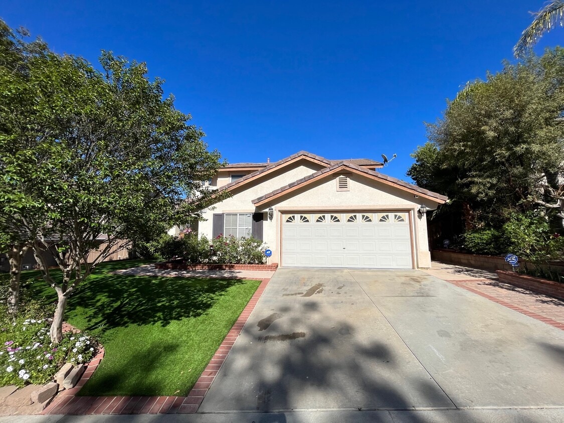 12212 Edgecliff Ave, Sylmar, CA 91342 House for Rent in Sylmar, CA