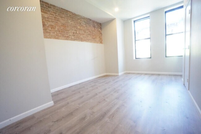 Building Photo - 622 W 136th St