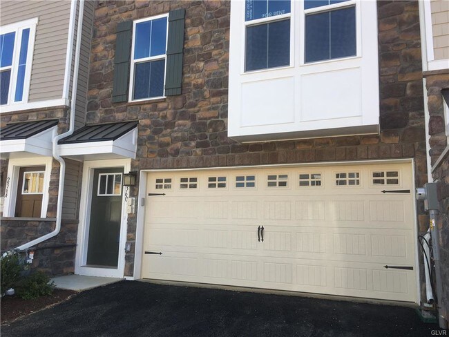 Foto del edificio - 2360 Raya Way