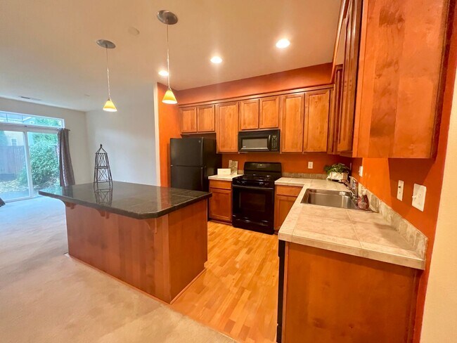 Foto del edificio - LOVELY GRESHAM TOWNHOME, GREAT LOCATION!
