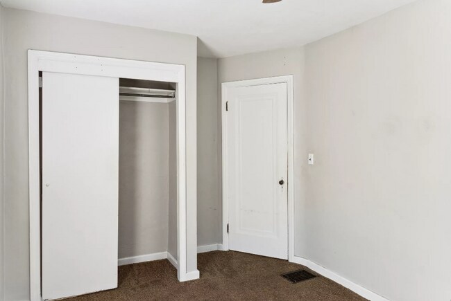 Building Photo - 4744 Green Glen Ln