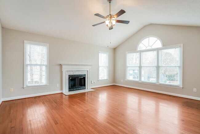 Building Photo - 3208 Leebrook Rd