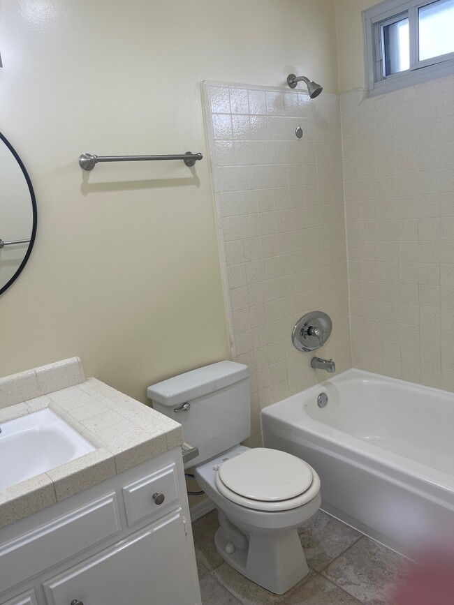 Building Photo - 8722 Delgany Ave