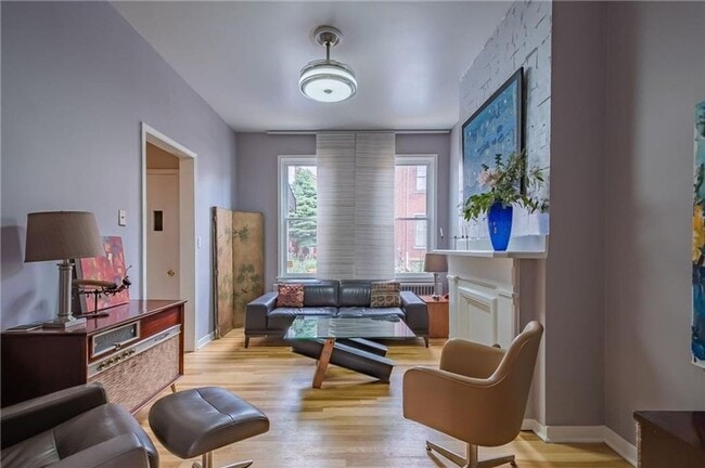 Building Photo - Lawrenceville - 2 BR Single Family Home, Air Condition, Hardwood Floors!