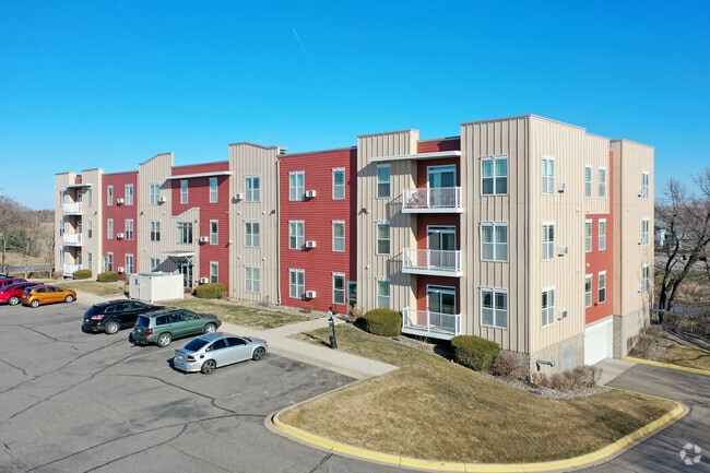 Building Photo - The Ponds at Heritage Place
