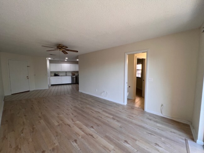 Building Photo - 2069 NE Collins Cir