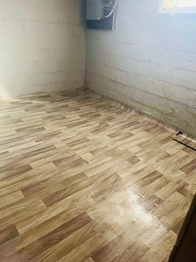 Building Photo - 14 Sylvan Ct