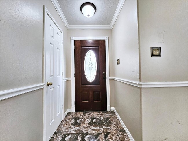 Building Photo - 16611 Creek Trail