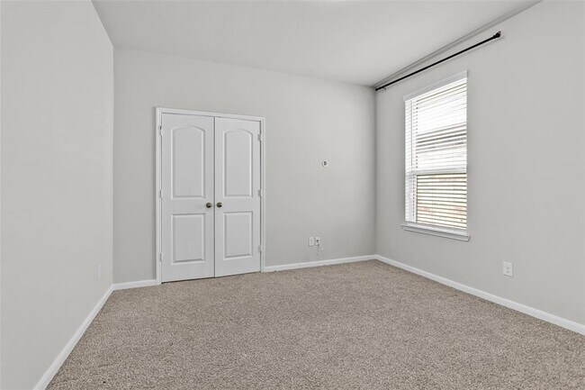 Building Photo - 10220 Goose Creek Ln