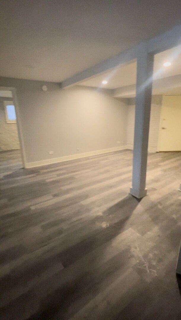 Building Photo - 843 W Barry Ave