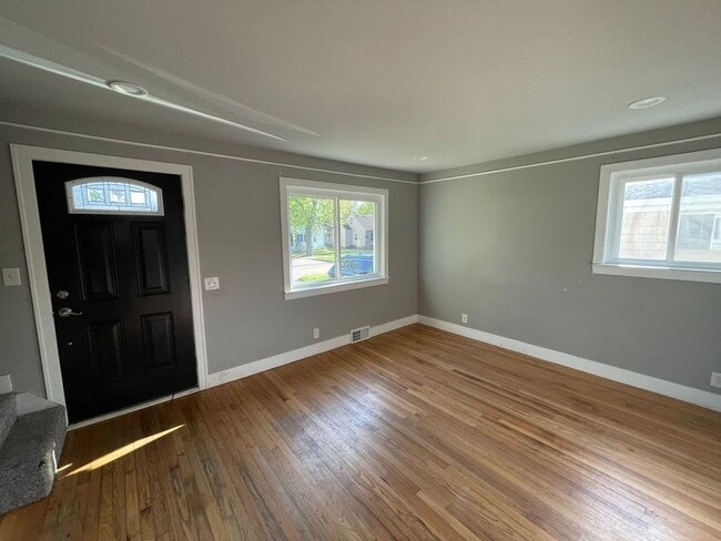 Building Photo - 22011 Maple-