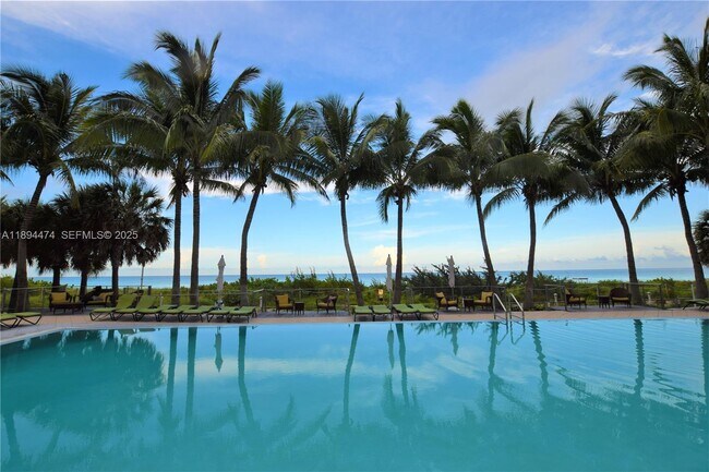 Foto del edificio - 6899 Collins Ave