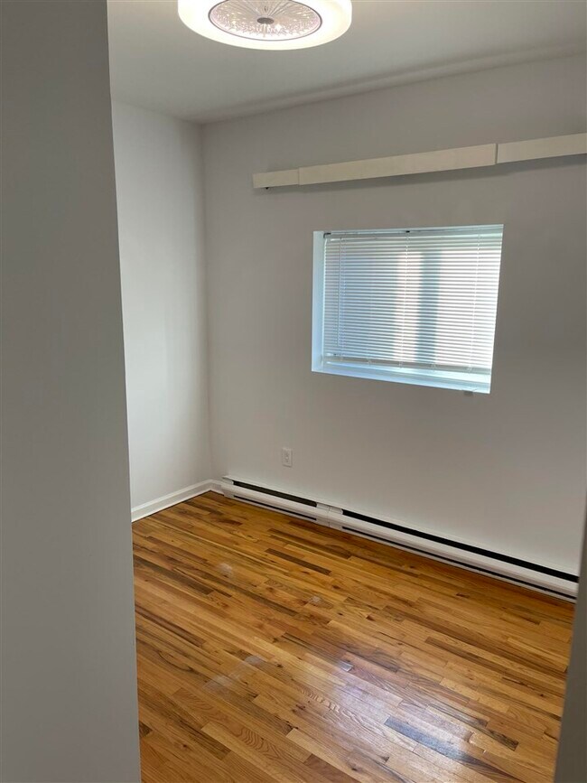 Foto del edificio - 318 Hudson St