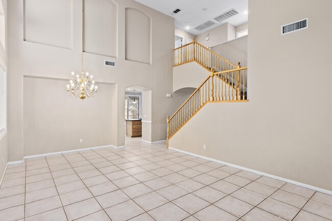 Building Photo - 230 Valare St