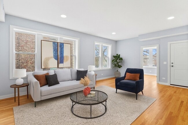 Foto del edificio - 1529 S Komensky Ave