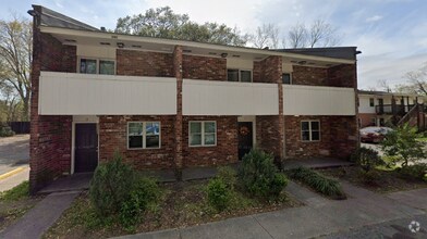 Building Photo - 2467 Brownlee St
