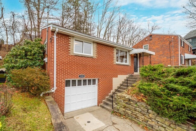 Building Photo - AVAILABLE JUNE 1ST! Don't miss this UPDATED and stunning 2-bedroom the heart of the South Hills!