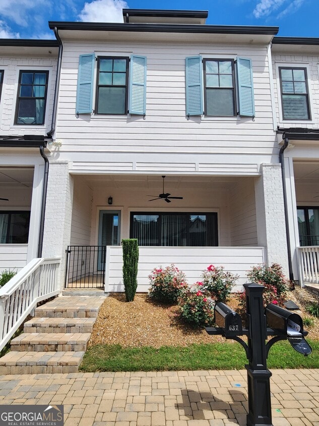 Primary Photo - 637 Stickley Oak Way