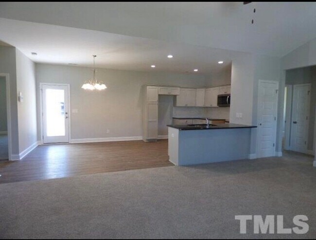 Building Photo - 108 Dogwood Ln