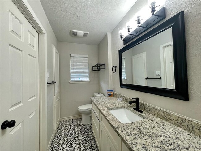 Building Photo - 3353 Tiger Ln