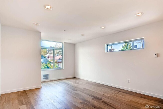 Building Photo - 1412 20th Ave