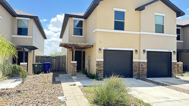 Foto del edificio - 5609 Montevista Dr