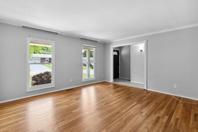 Building Photo - 4453 Remus Dr