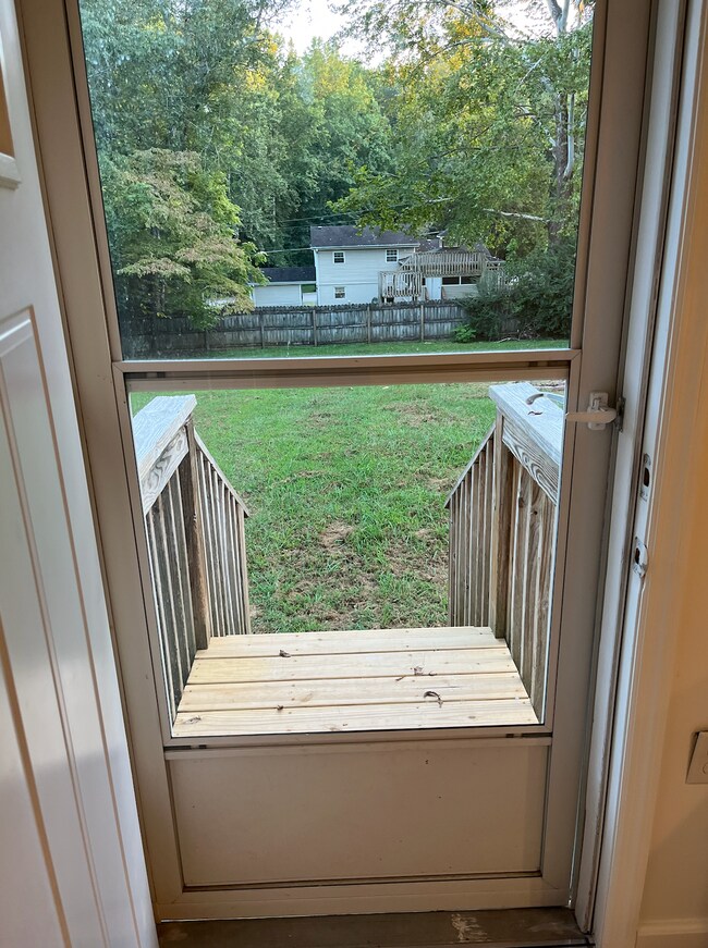 Building Photo - 10020 Tellico Dr
