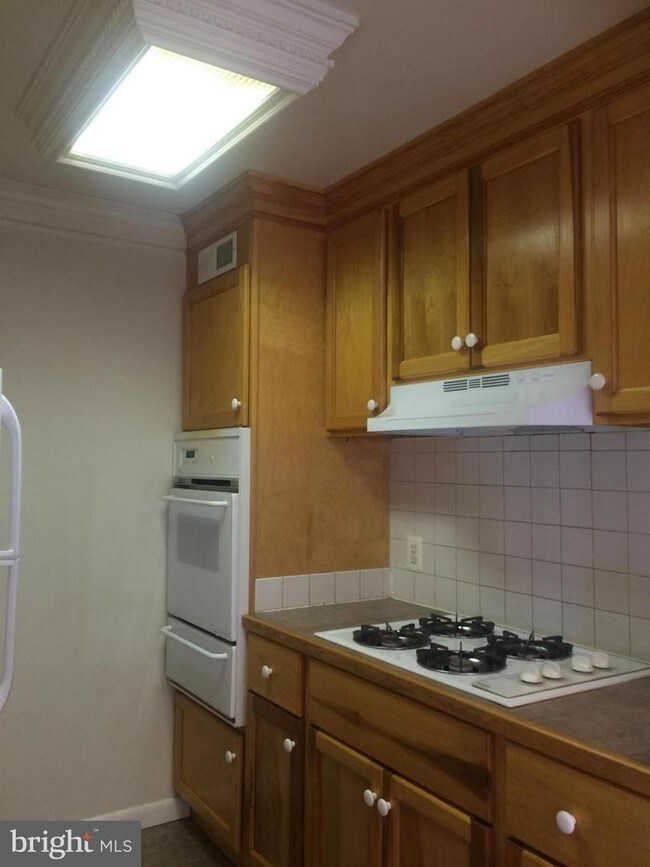 Foto del edificio - 4901 Americana Dr