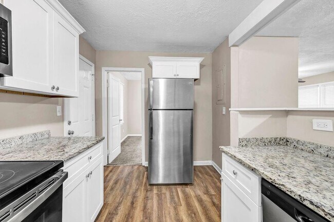 Building Photo - 245 Bromack Dr SE