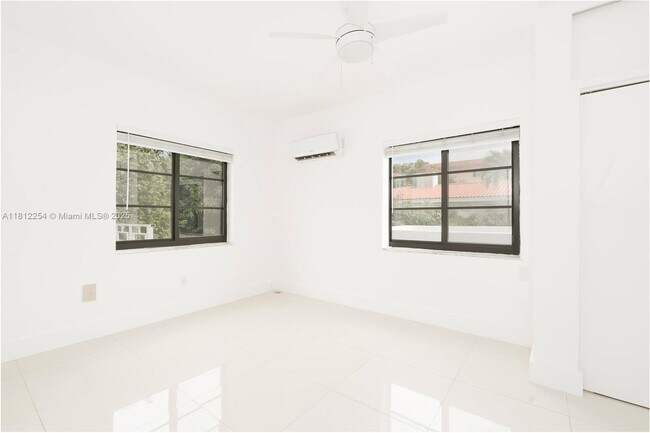 Foto del edificio - 7620 Abbott Ave