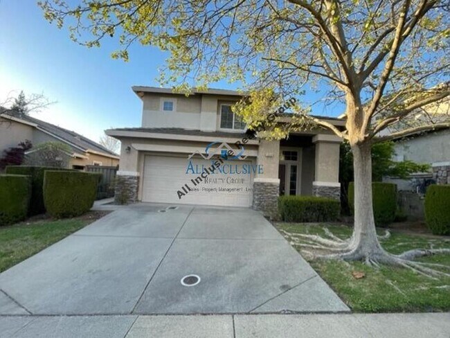 Foto del edificio - Charming 3-Bedroom Home in Desirable Folso...