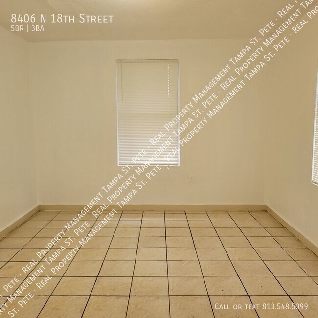 Building Photo - ***SECTION 8 WELCOME***