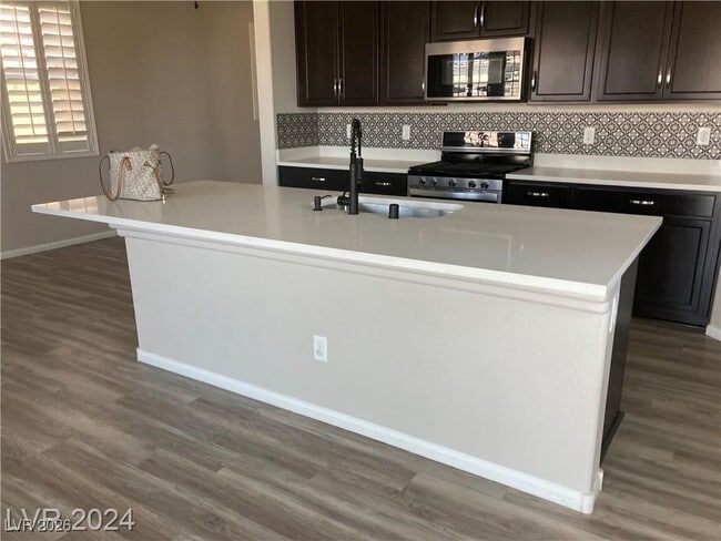 Foto del edificio - 3024 Termini Ave