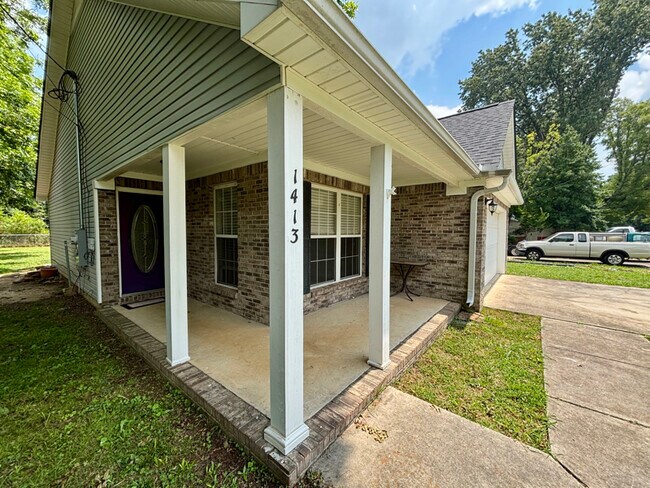 Building Photo - 1413 Rison Ave NE