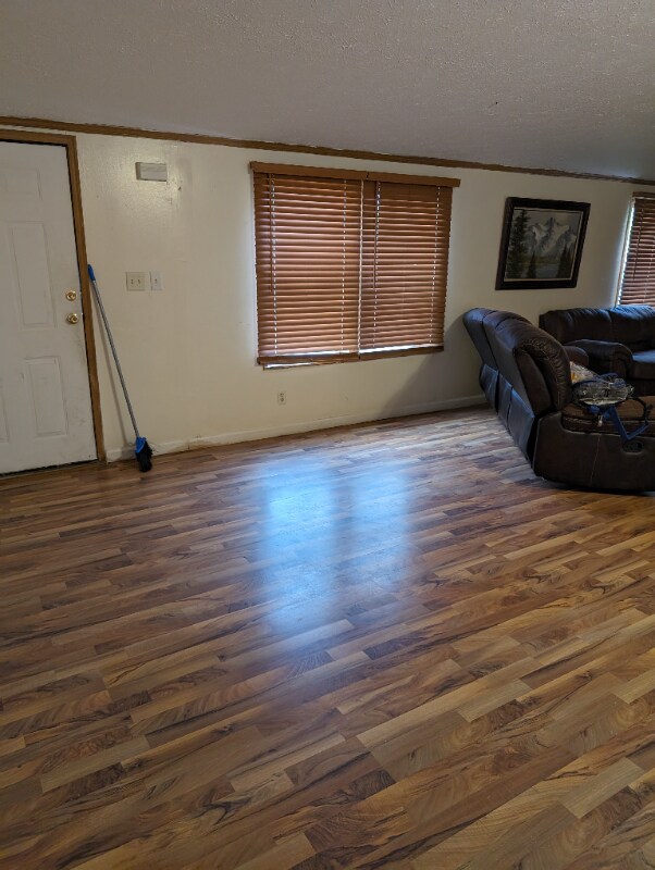Foto del edificio - 944 Spring Ridge Dr