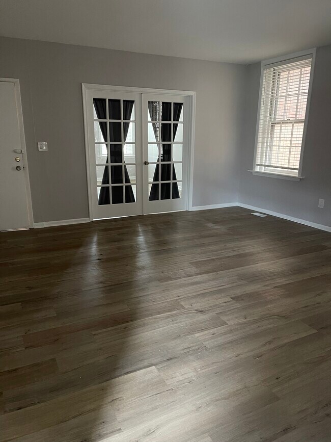 Building Photo - 621 Redgate Ave