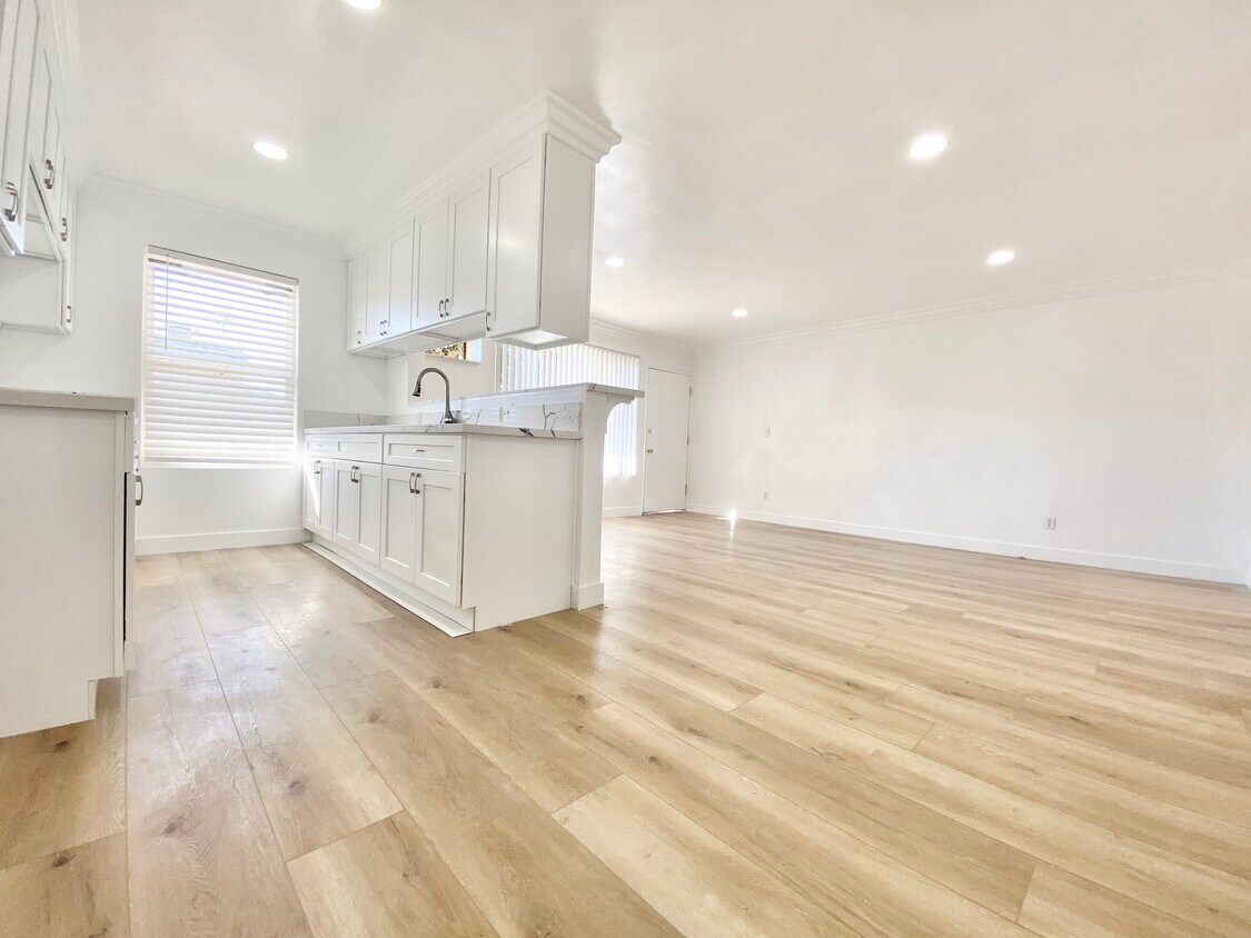 Primary Photo - 5226 Lexington Ave Los Angeles, CA 90029