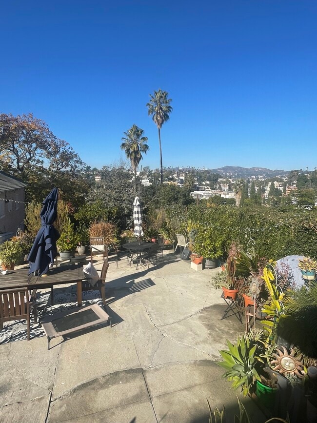 Building Photo - 837 N La Fayette Park Pl