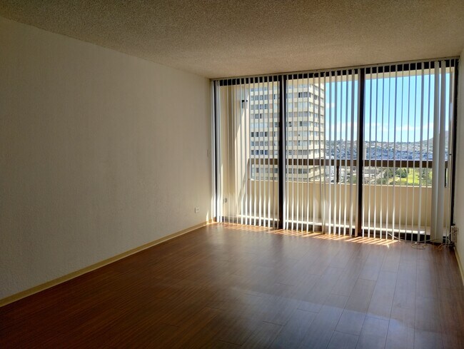 Foto del edificio - 2499 Kapiolani Blvd