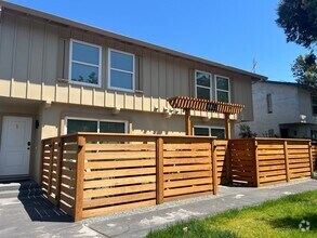 Building Photo - 630 Hollenbeck Ave