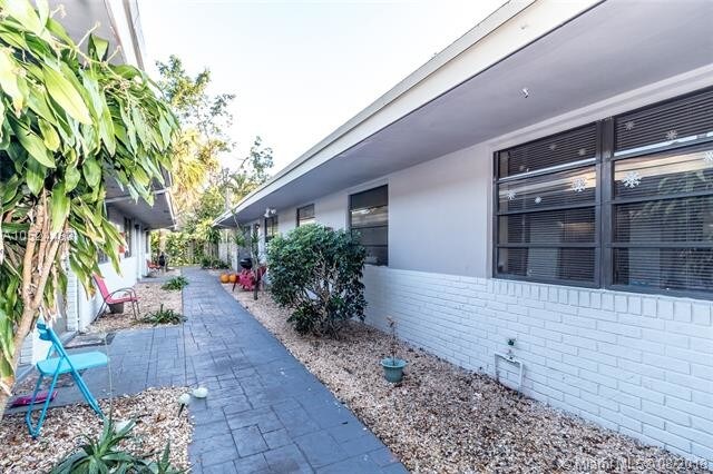 Foto del edificio - 2500 SW 18th Terrace