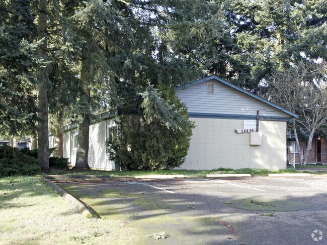 Village Green Apartments Rentals WA
