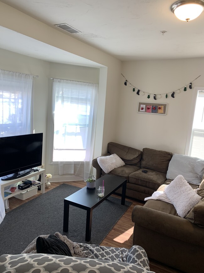 Photo - 25 Savin Hill Ave Apartments