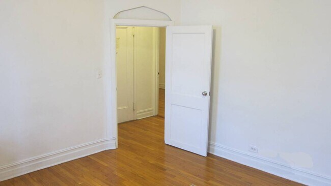 Building Photo - 501 E 83rd St